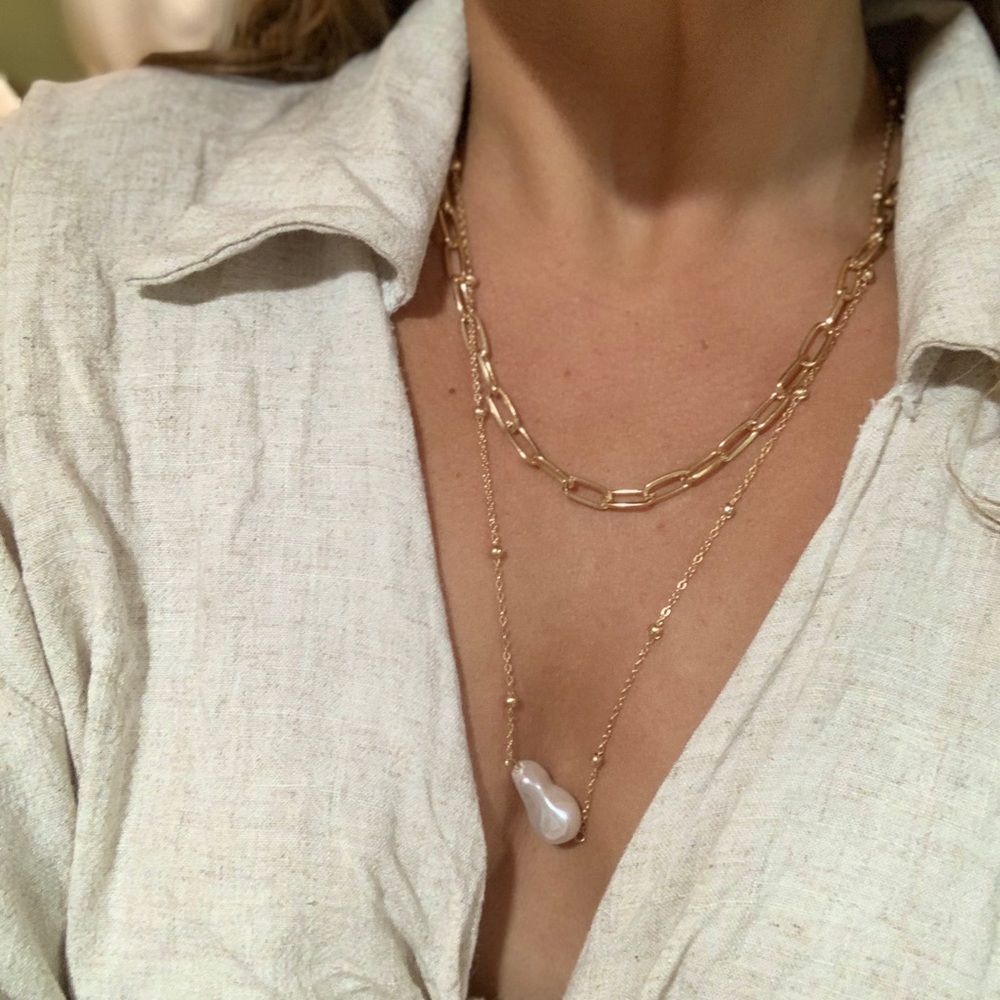 Pearl pendent layer necklace